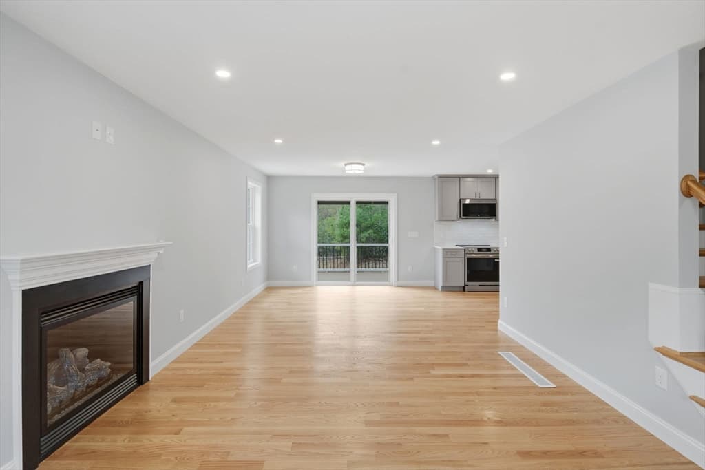 Casa em Hopkinton — foto 6