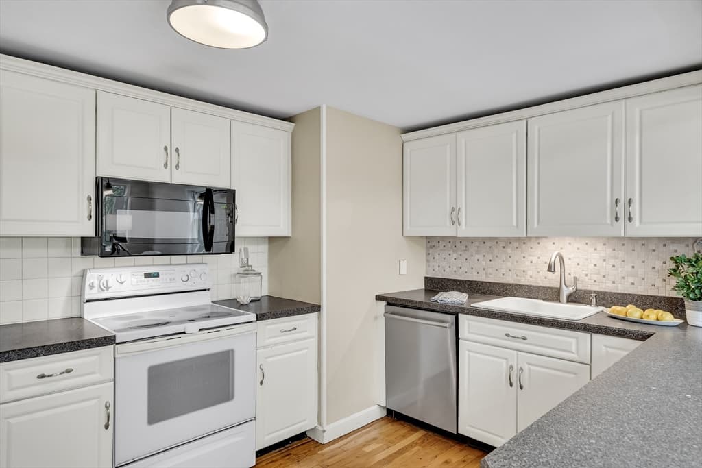 Casa em Natick — foto 6