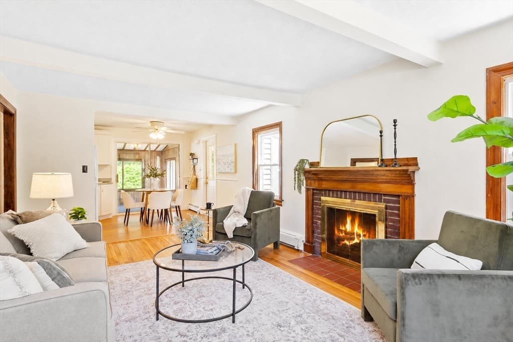 Casa em Framingham — foto 2