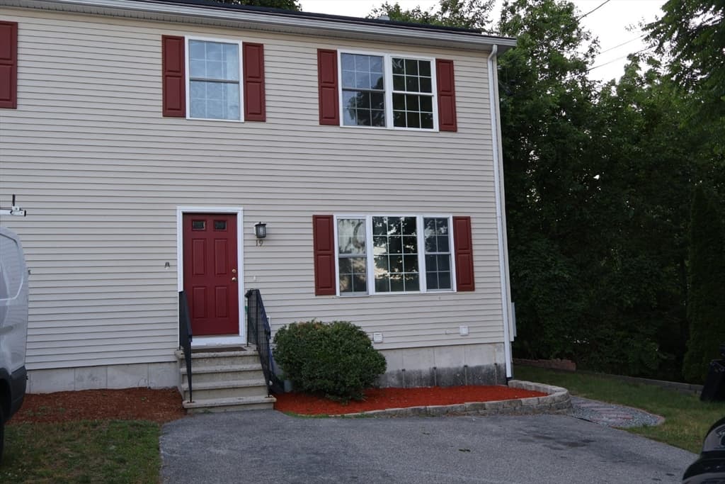 Casa em Framingham — foto 2