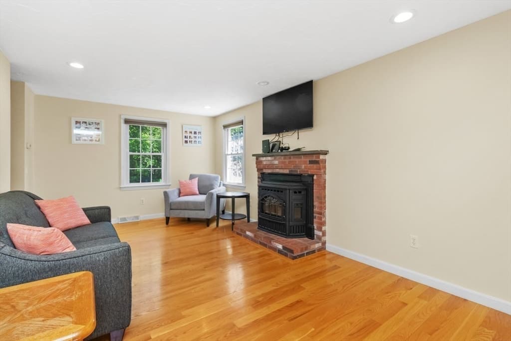 Casa em Framingham — foto 8