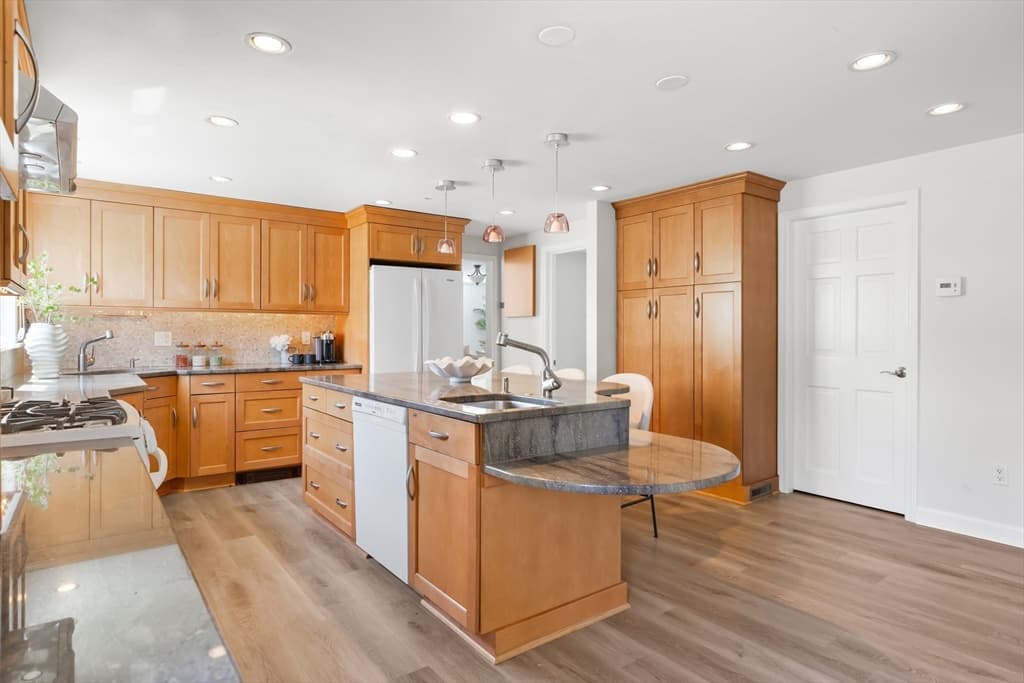 Casa em Natick — foto 9