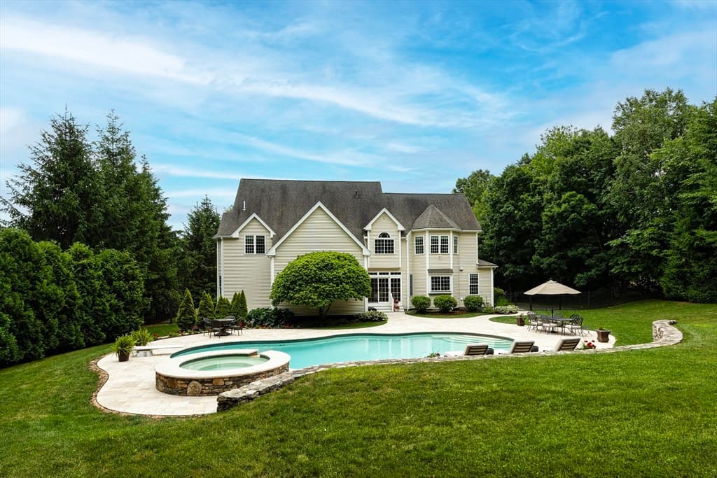 Casa em Hopkinton — foto 2